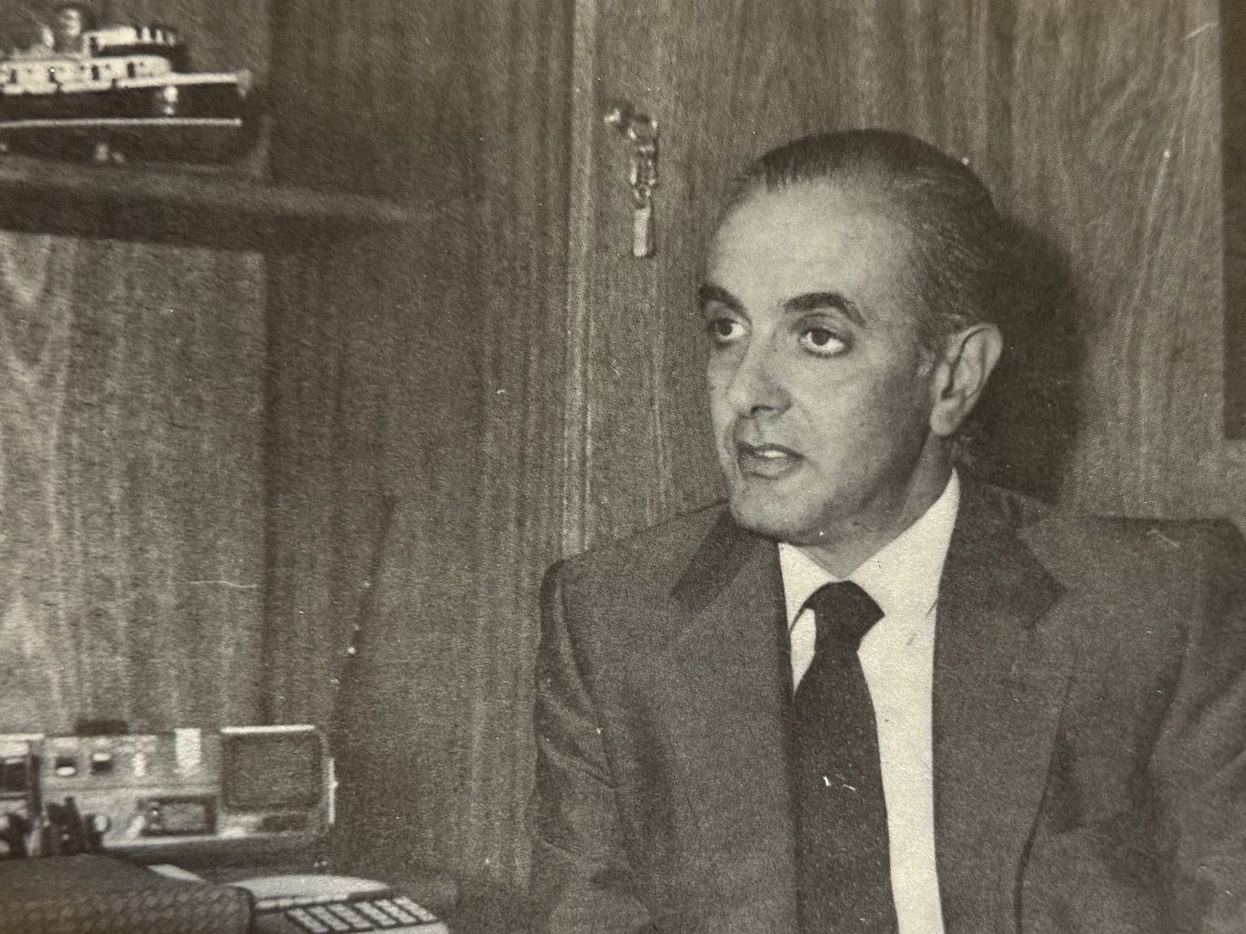 Enrique Antonio Flores (h) — tercera generación